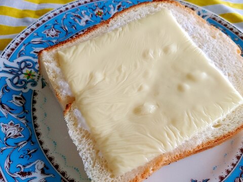 カスピ海ヨーグルトで作るチーズトースト